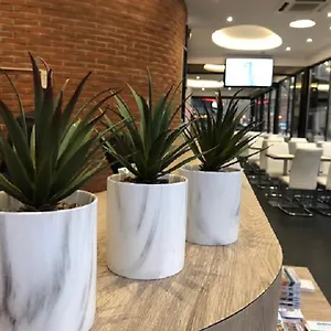 2* Hotel Victor Hugo